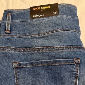 Refuge + Women's Classic Blue Crop Skinny Jeans